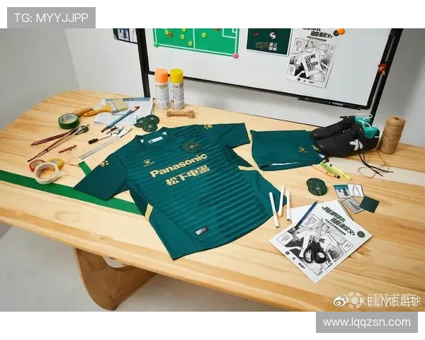 浙江队三将助力青少年足球 赠签名球衣